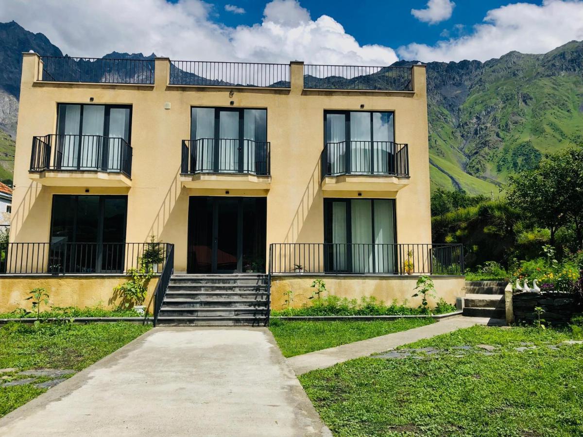 Hotel Horizon Kazbegi エクステリア 写真