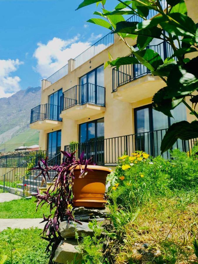 Hotel Horizon Kazbegi エクステリア 写真
